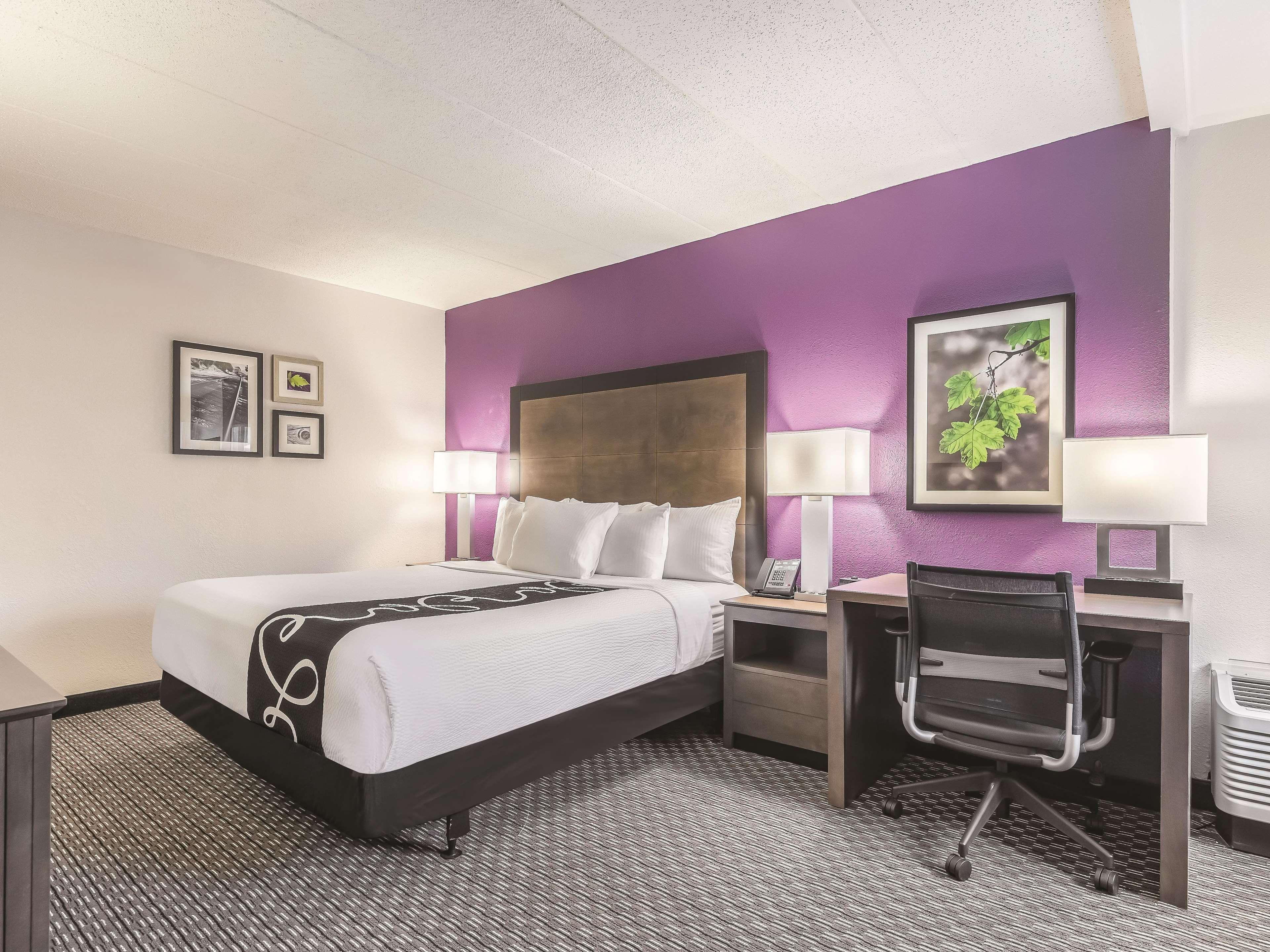 Готель La Quinta By Wyndham Salem Nh Екстер'єр фото