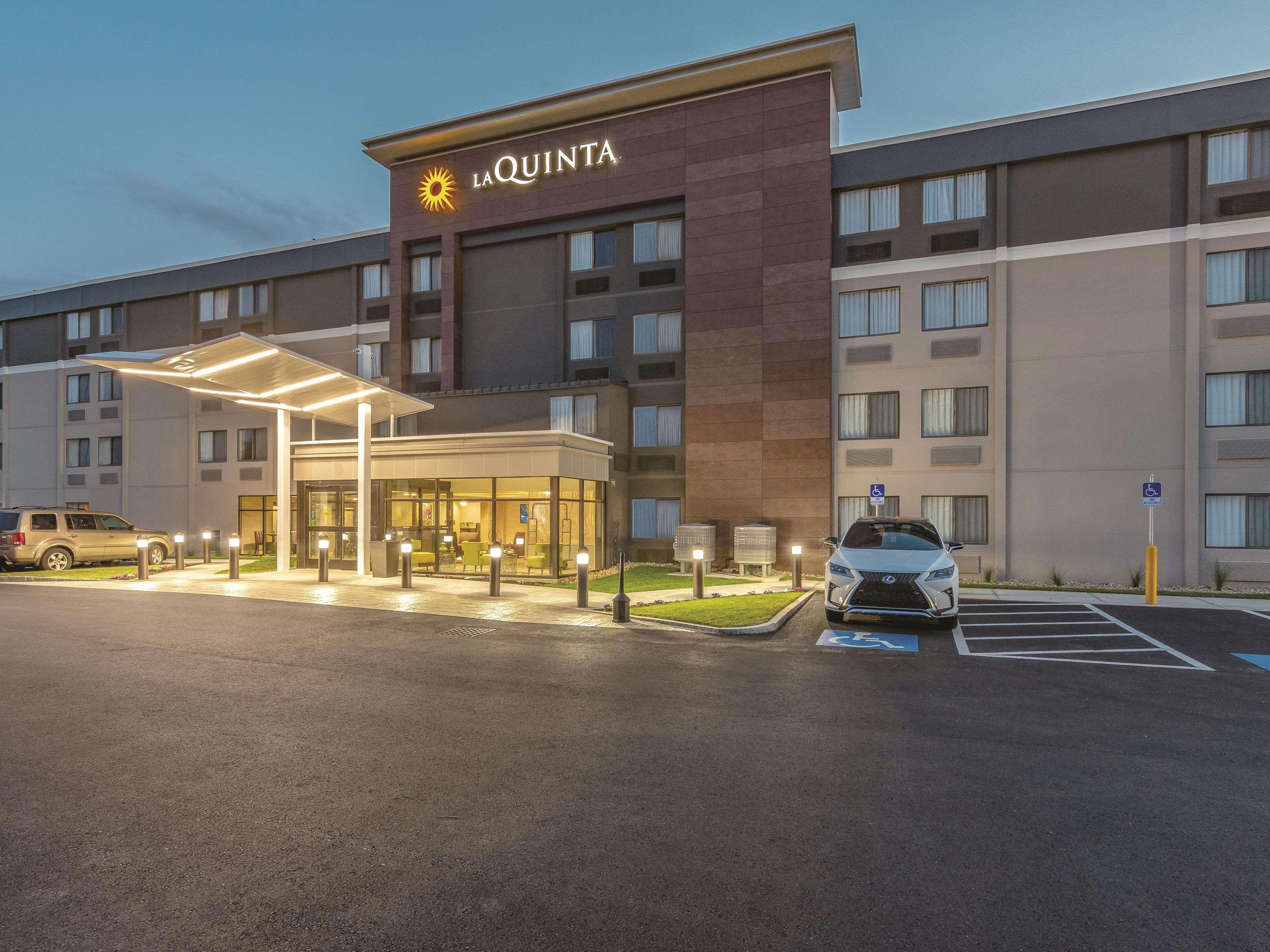 Готель La Quinta By Wyndham Salem Nh Екстер'єр фото