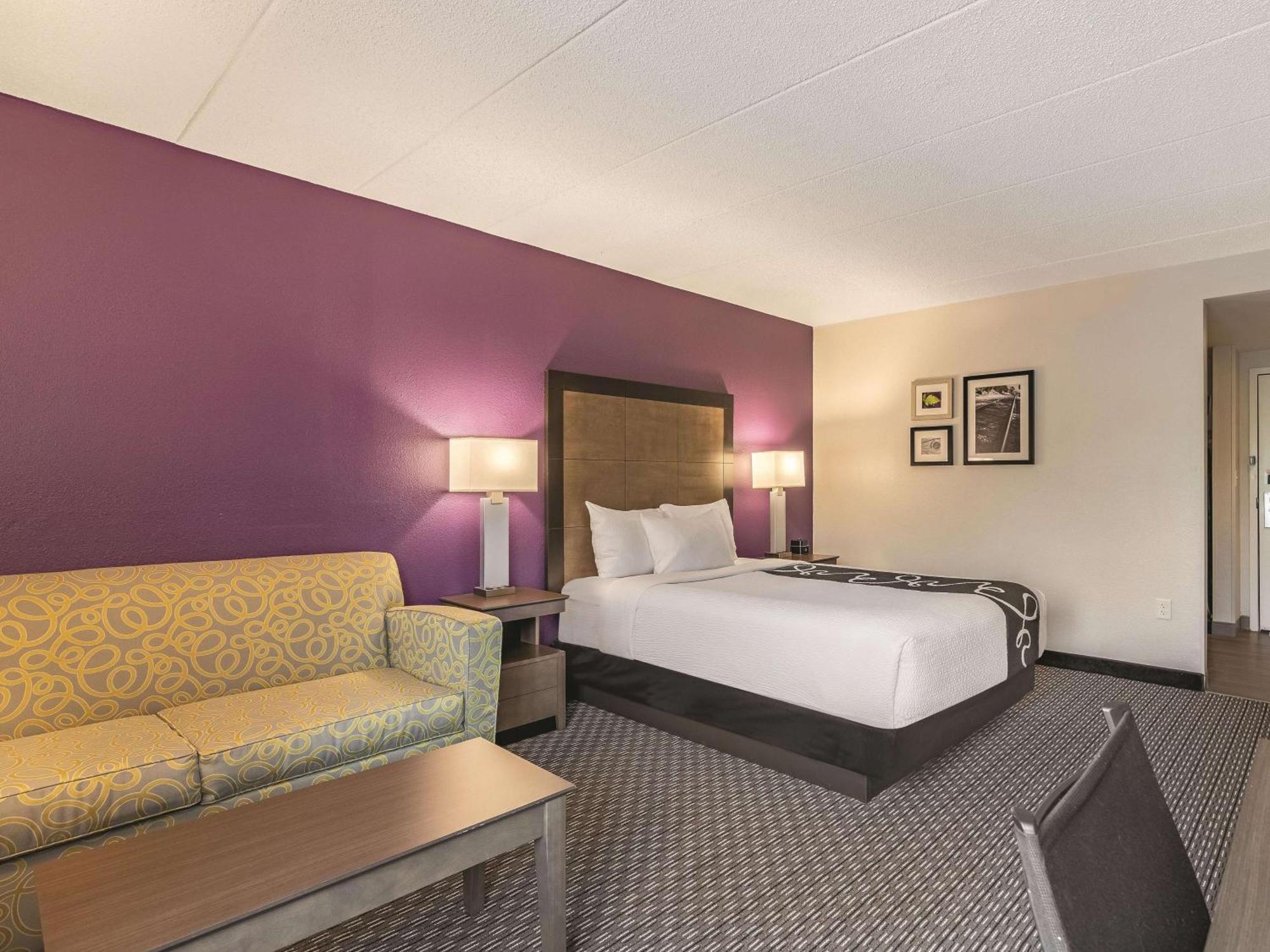 Готель La Quinta By Wyndham Salem Nh Екстер'єр фото